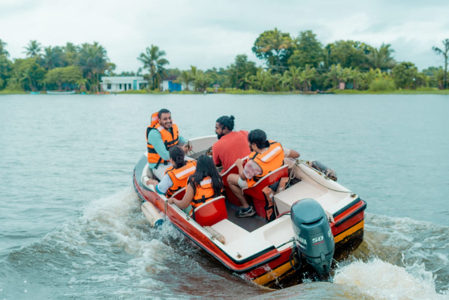 Speed boat cruise (3)